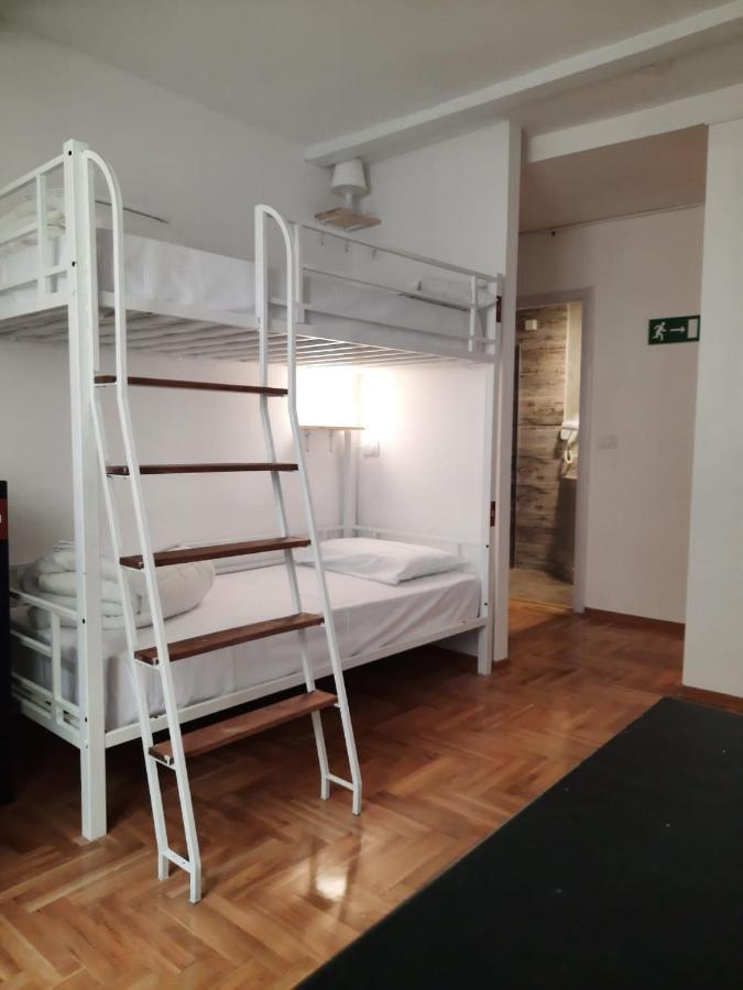 New Generation Hostel Prague Center Esterno foto
